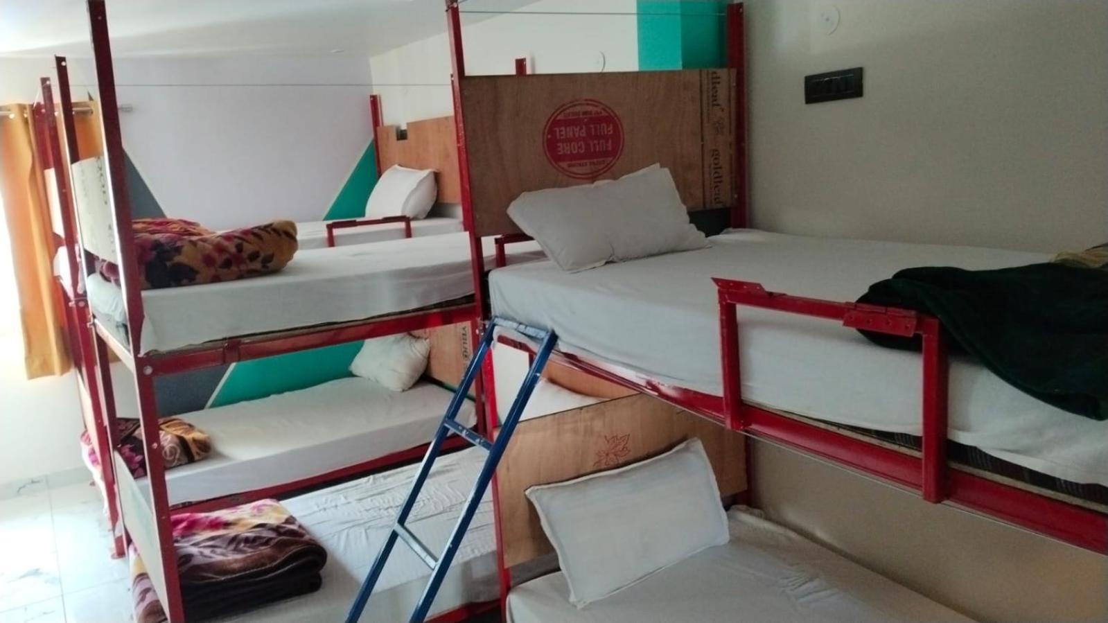 Bonfire Hostels Rishikesh Ngoại thất bức ảnh