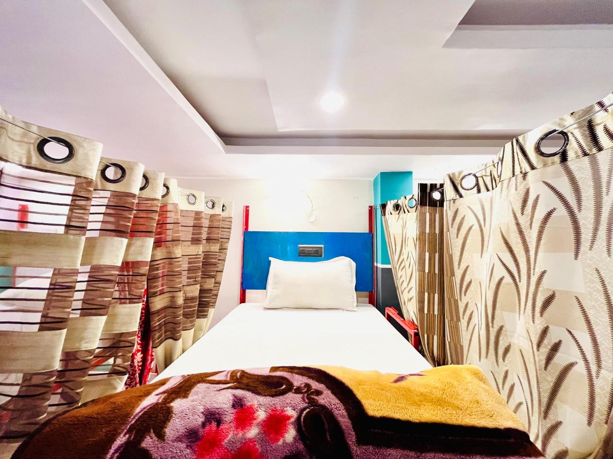 Bonfire Hostels Rishikesh Ngoại thất bức ảnh